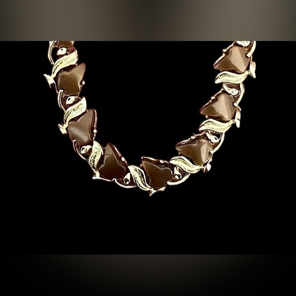 Vintage Oak Leaf Necklace🍃 - Picture 3 of 4